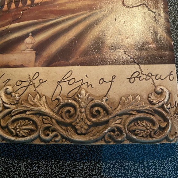 Decoration - Picture 4 of 5